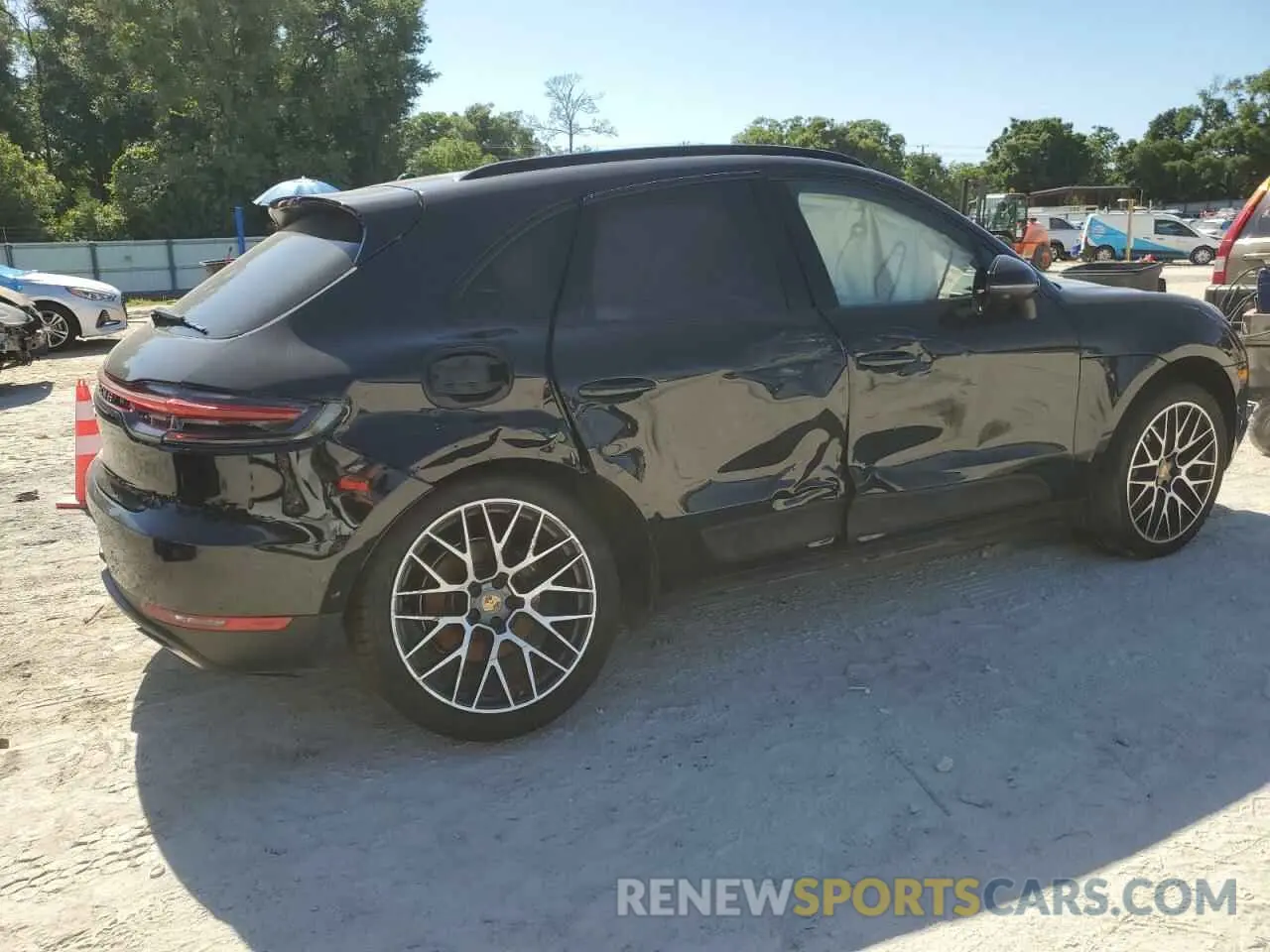 3 Photograph of a damaged car WP1AA2A54KLB09004 PORSCHE MACAN 2019