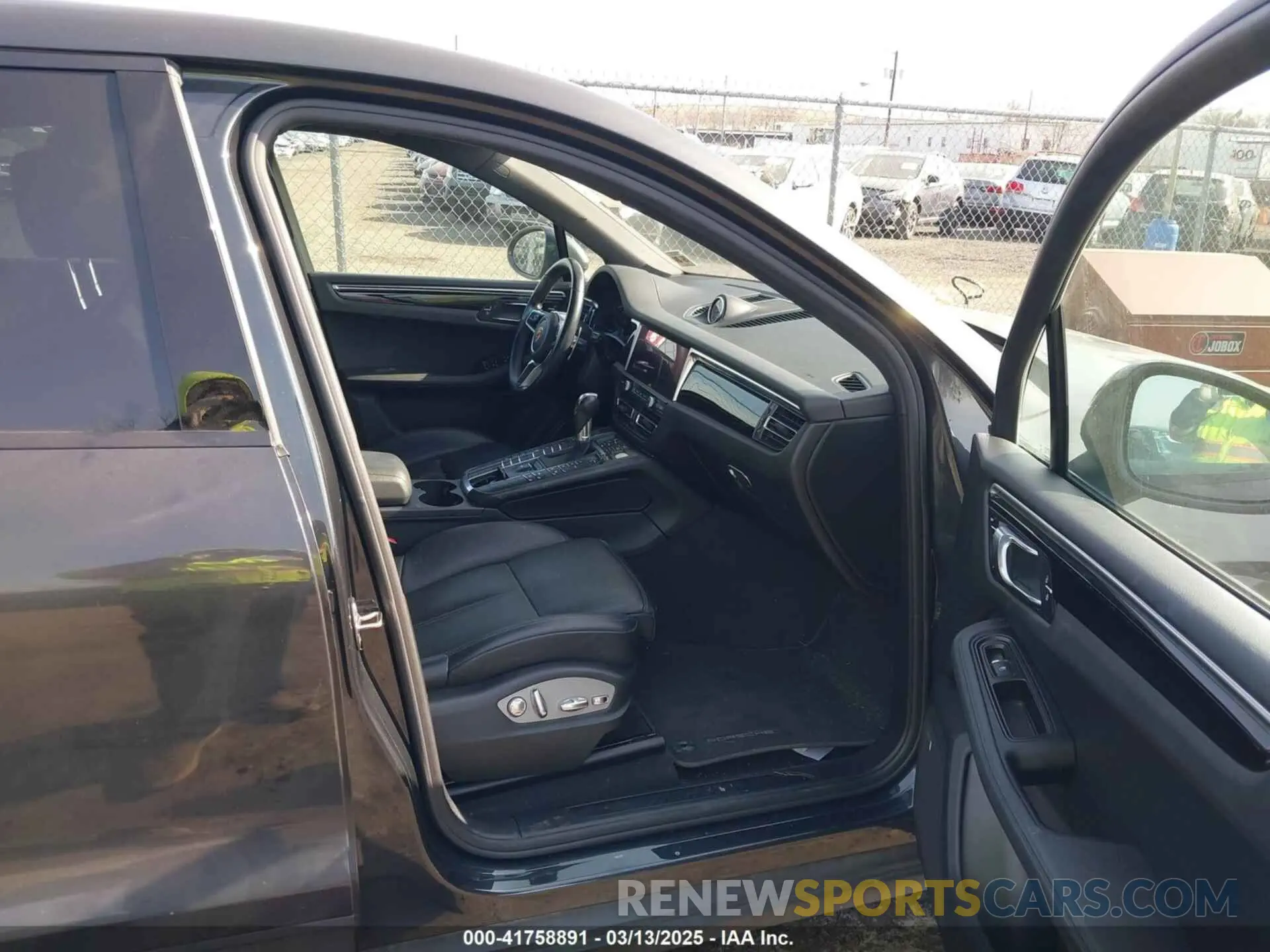 5 Photograph of a damaged car WP1AA2A56KLB08064 PORSCHE MACAN 2019