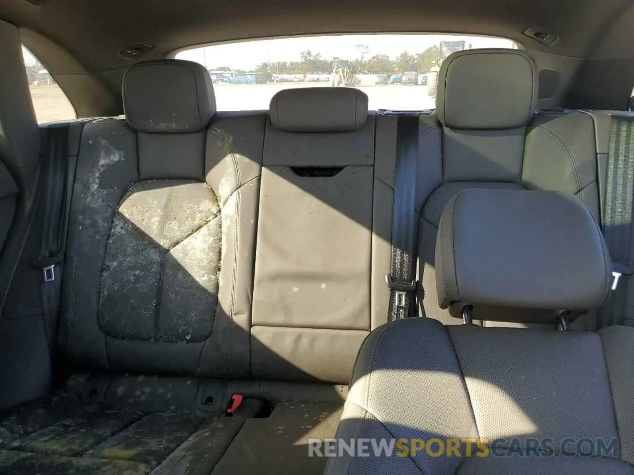 10 Photograph of a damaged car WP1AA2A57KLB07621 PORSCHE MACAN 2019