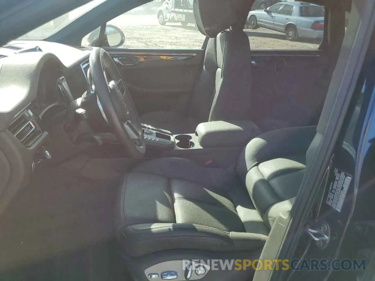 7 Photograph of a damaged car WP1AA2A57KLB07621 PORSCHE MACAN 2019