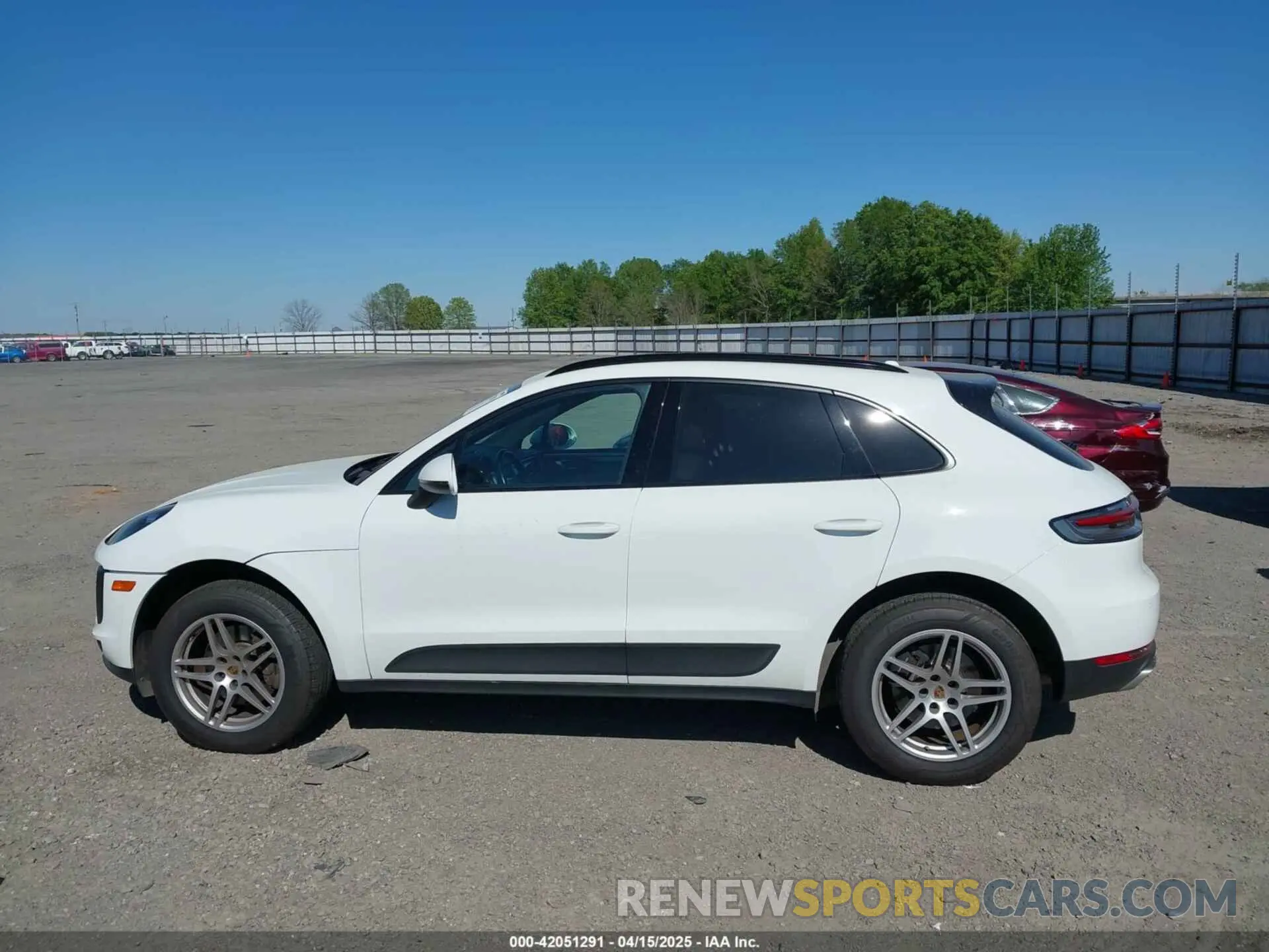 14 Photograph of a damaged car WP1AA2A57KLB08719 PORSCHE MACAN 2019