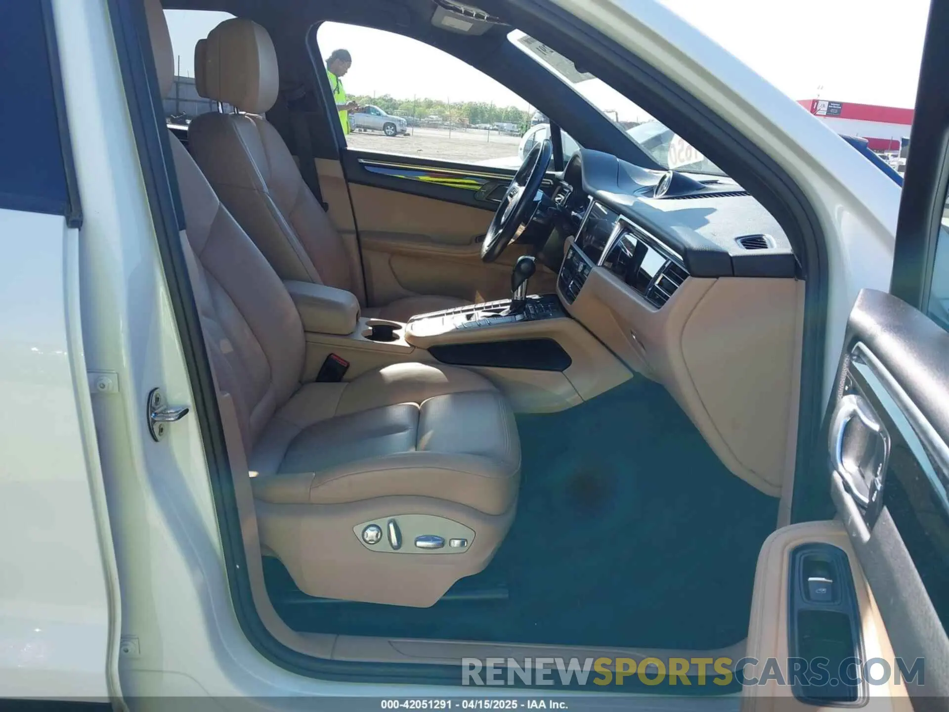 5 Photograph of a damaged car WP1AA2A57KLB08719 PORSCHE MACAN 2019