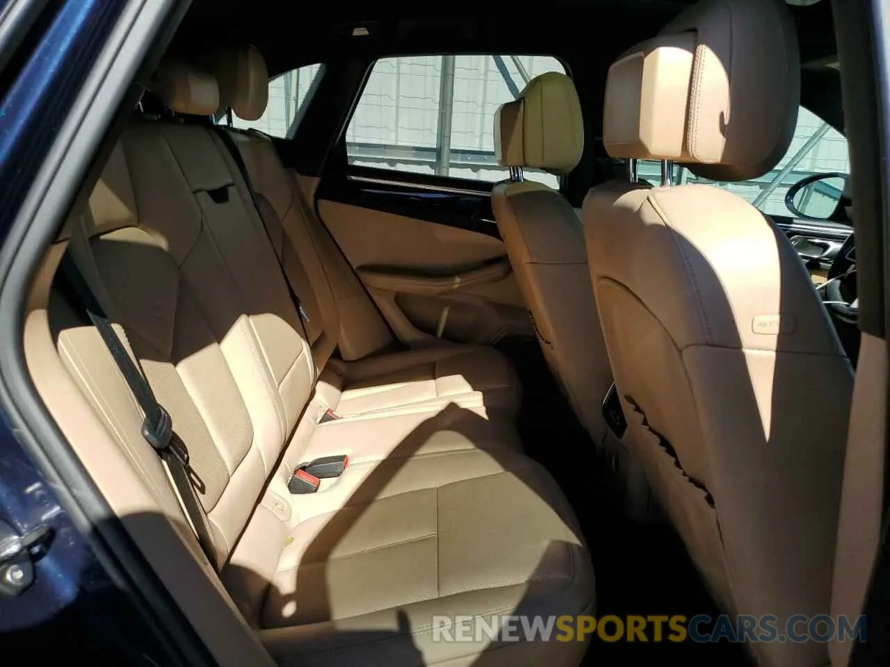 11 Photograph of a damaged car WP1AA2A58KLB04453 PORSCHE MACAN 2019