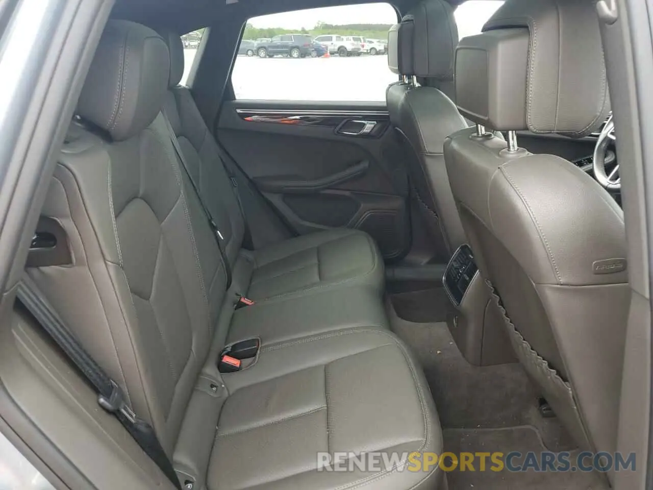 11 Photograph of a damaged car WP1AA2A58KLB05313 PORSCHE MACAN 2019