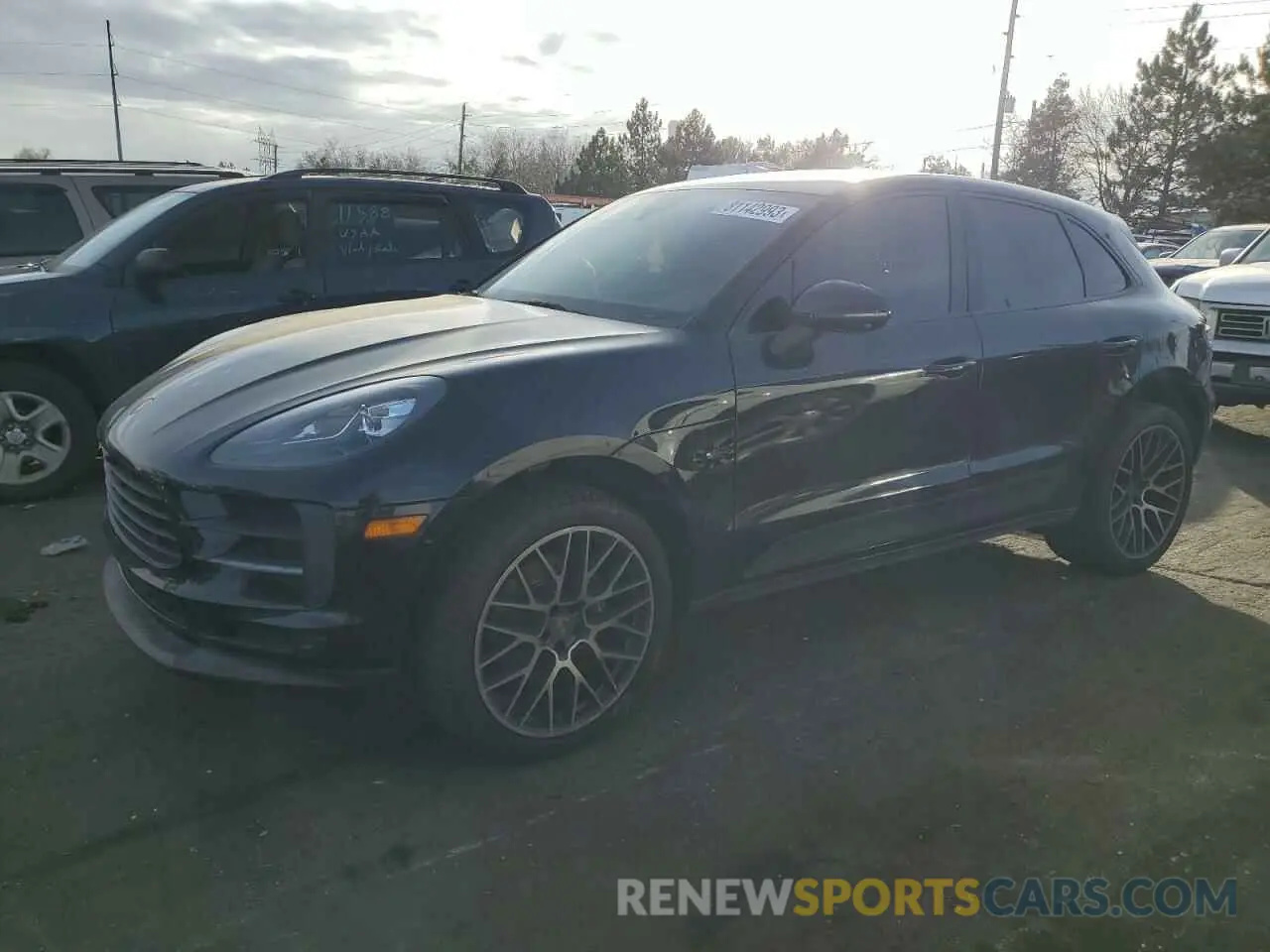 1 Photograph of a damaged car WP1AA2A58KLB06588 PORSCHE MACAN 2019
