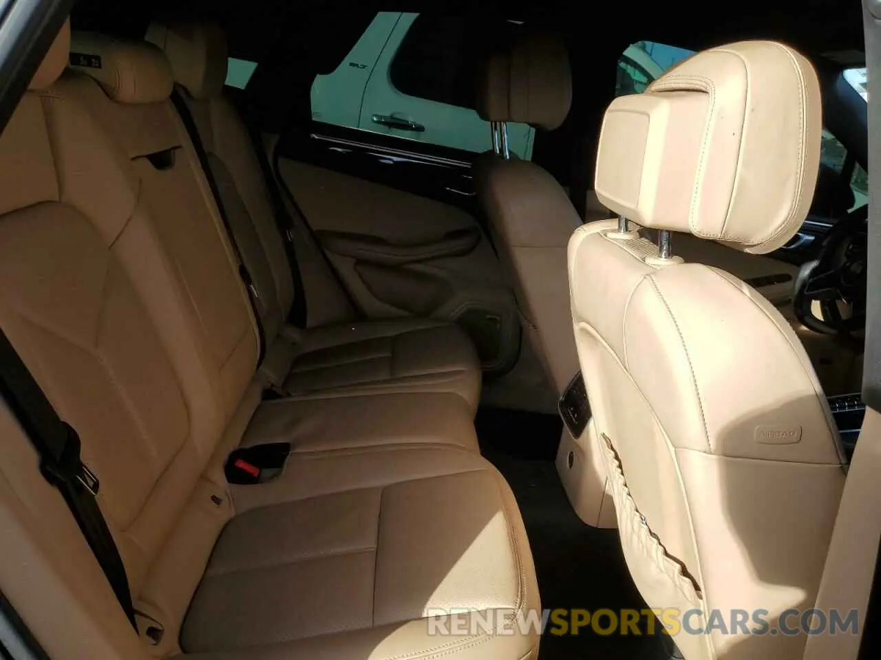 11 Photograph of a damaged car WP1AA2A58KLB06588 PORSCHE MACAN 2019