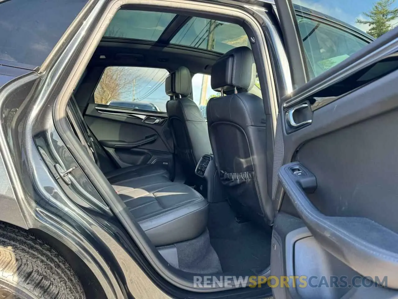 6 Photograph of a damaged car WP1AA2A59KLB05711 PORSCHE MACAN 2019