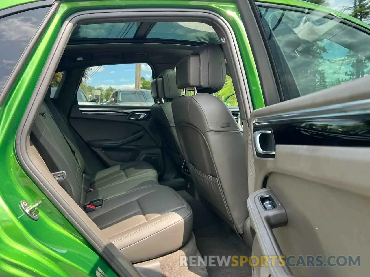 6 Photograph of a damaged car WP1AA2A59KLB09077 PORSCHE MACAN 2019