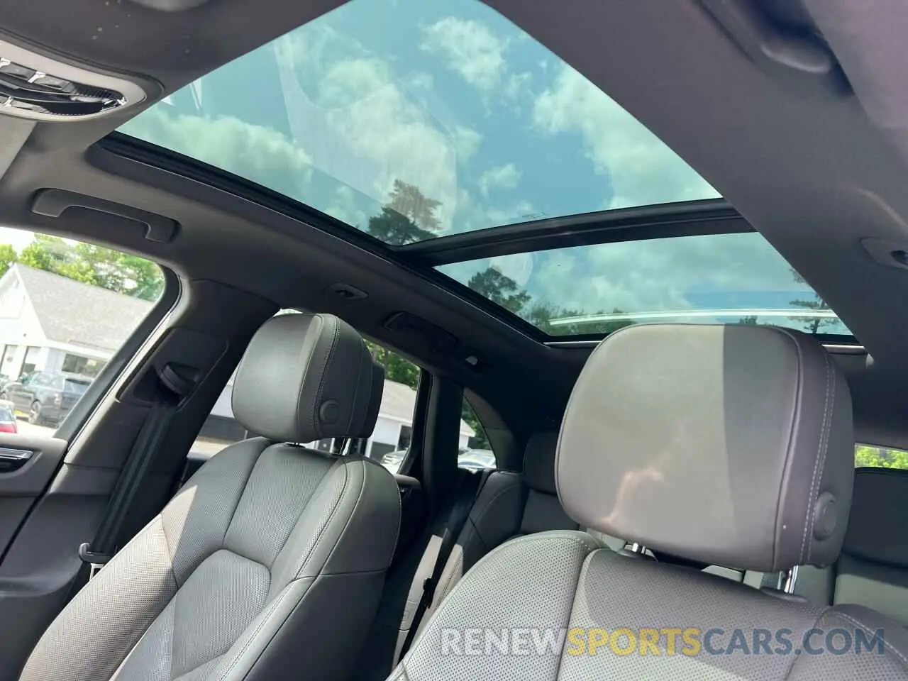 9 Photograph of a damaged car WP1AA2A59KLB09077 PORSCHE MACAN 2019