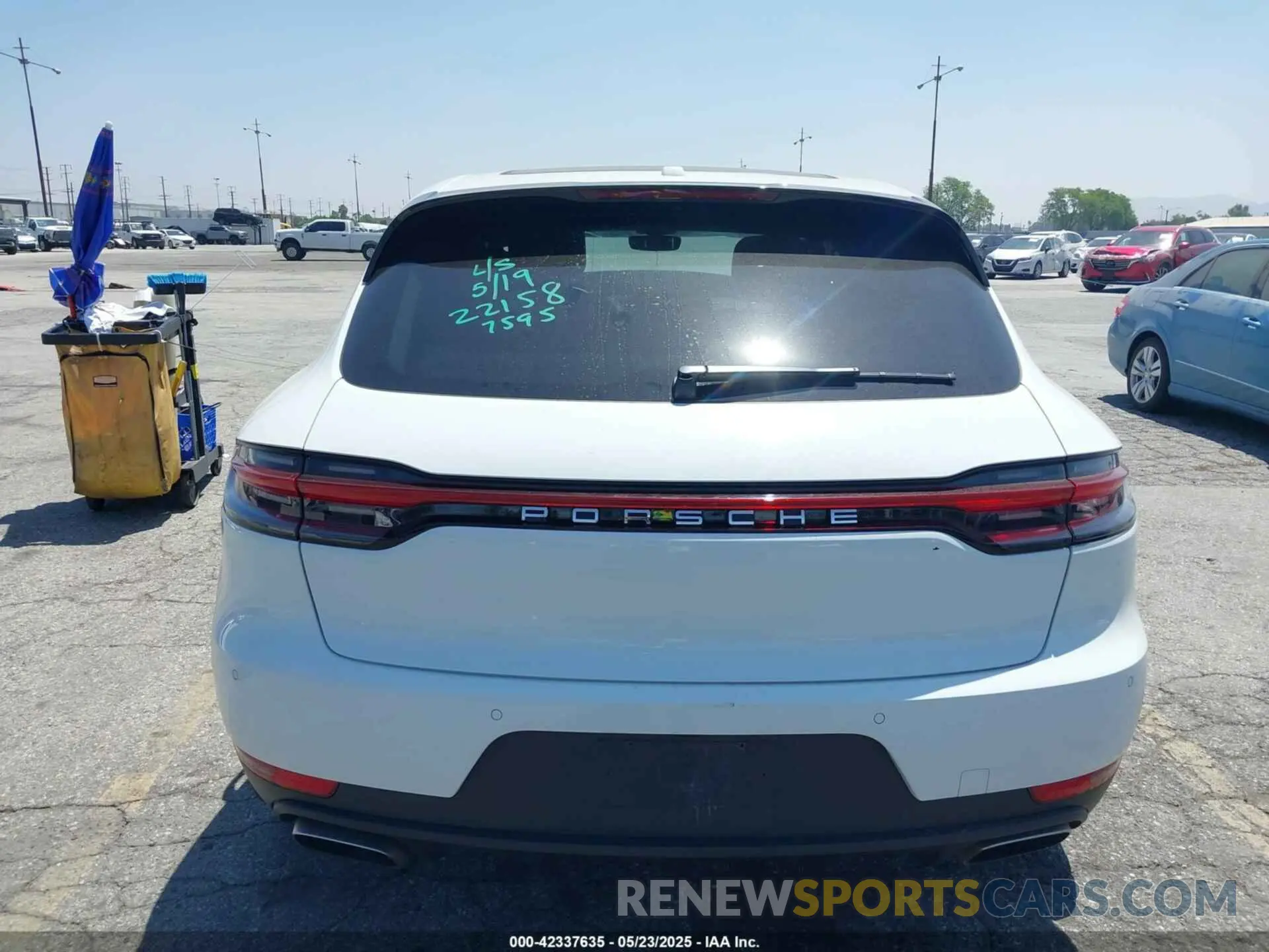 16 Photograph of a damaged car WP1AA2A5XKLB07595 PORSCHE MACAN 2019