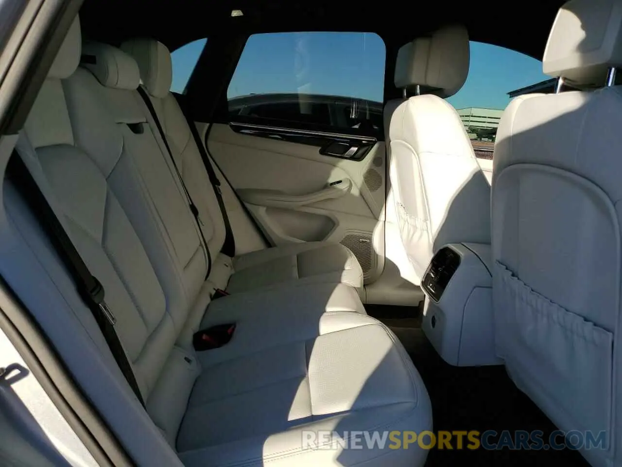 10 Photograph of a damaged car WP1AB2A53KLB30813 PORSCHE MACAN 2019