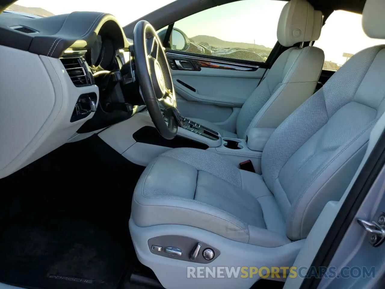 7 Photograph of a damaged car WP1AB2A53KLB30813 PORSCHE MACAN 2019