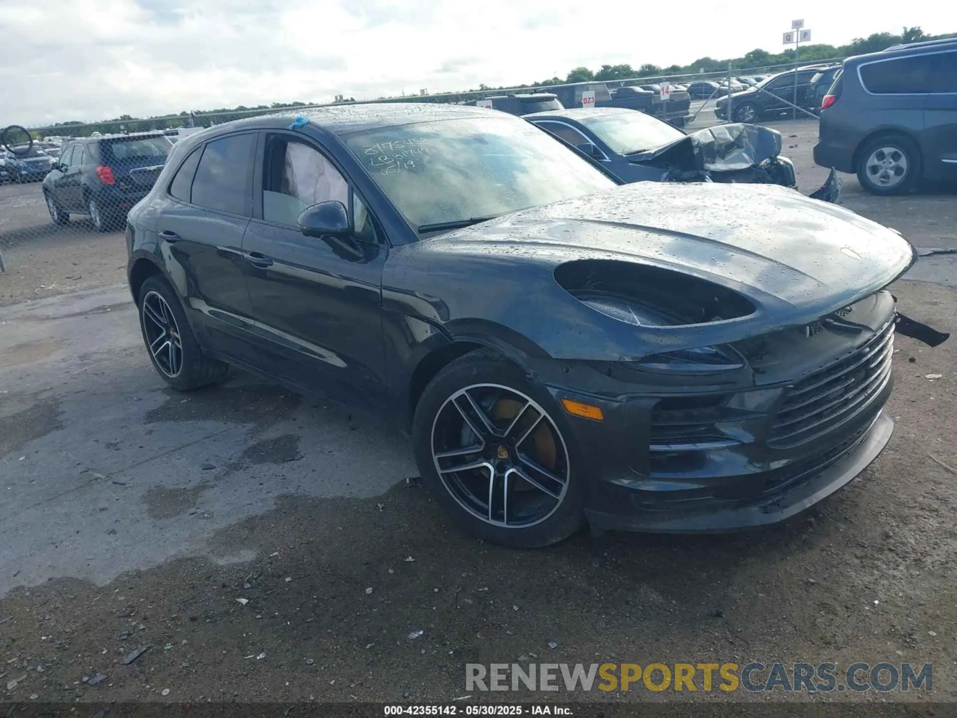 1 Photograph of a damaged car WP1AB2A53KLB31749 PORSCHE MACAN 2019