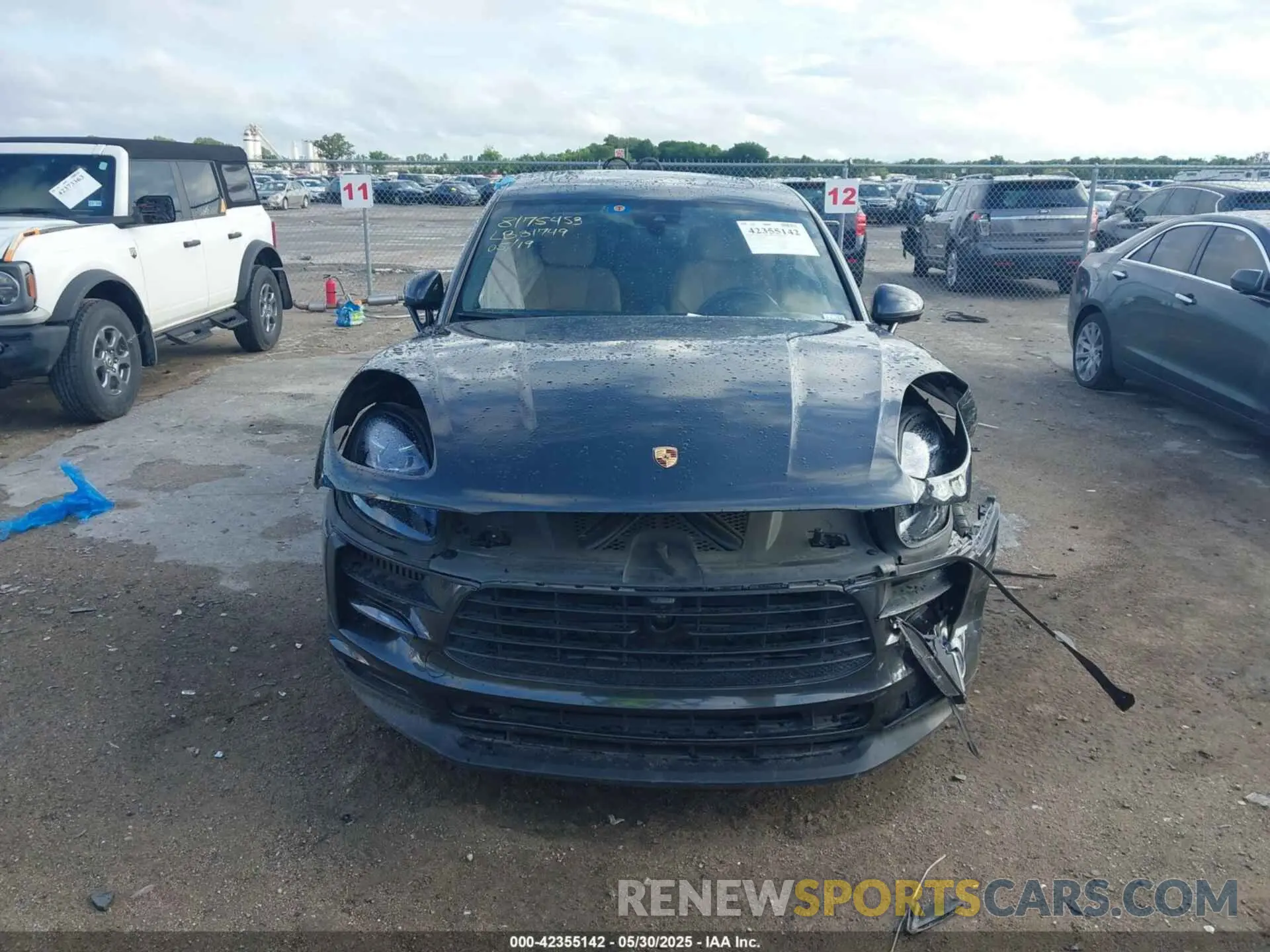12 Photograph of a damaged car WP1AB2A53KLB31749 PORSCHE MACAN 2019