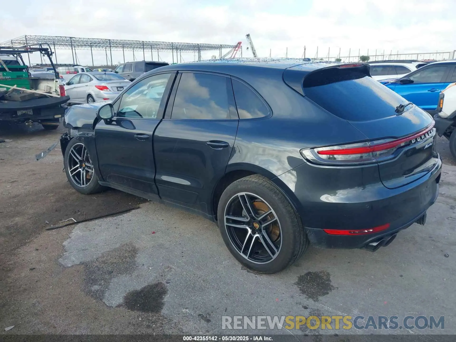 3 Photograph of a damaged car WP1AB2A53KLB31749 PORSCHE MACAN 2019
