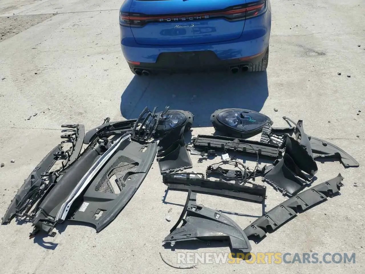 13 Photograph of a damaged car WP1AB2A53KLB31864 PORSCHE MACAN 2019