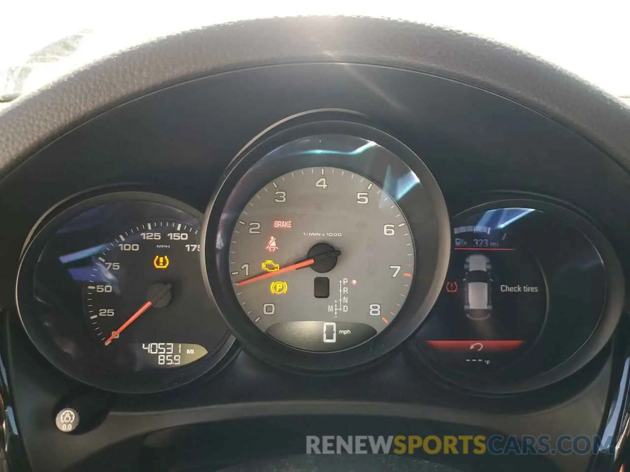 9 Photograph of a damaged car WP1AB2A53KLB31864 PORSCHE MACAN 2019