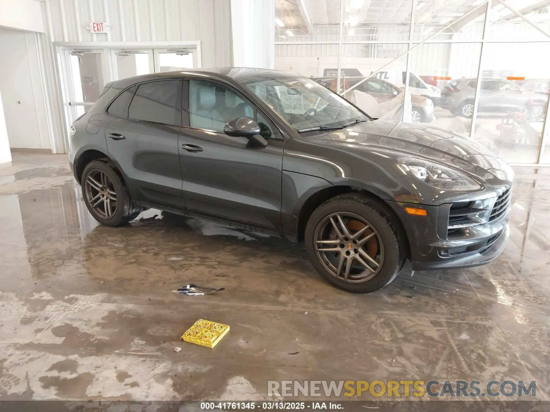 1 Photograph of a damaged car WP1AB2A55KLB30196 PORSCHE MACAN 2019