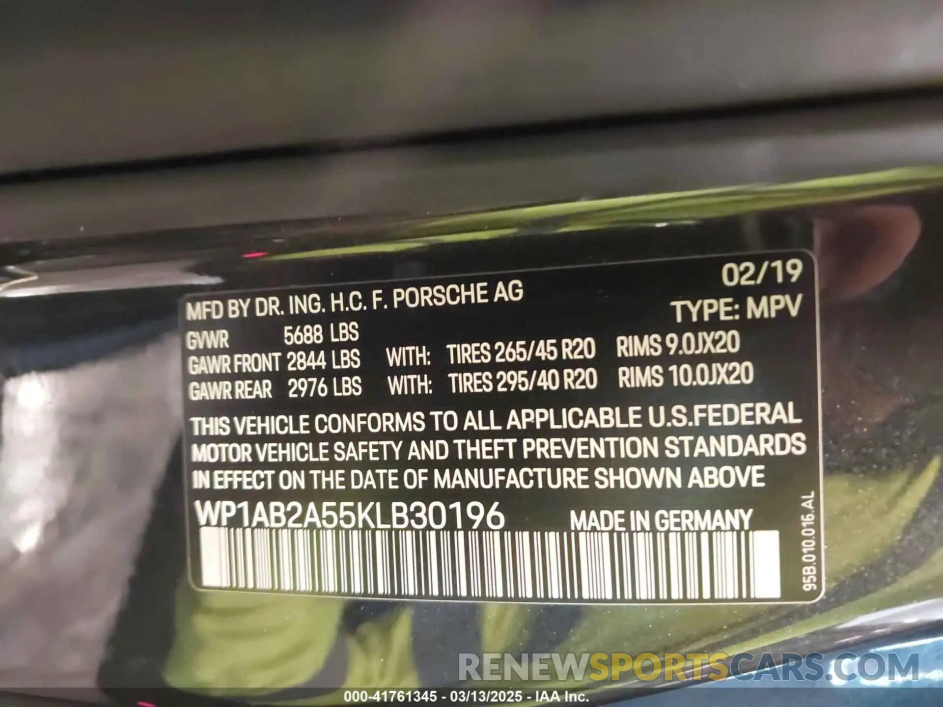 9 Photograph of a damaged car WP1AB2A55KLB30196 PORSCHE MACAN 2019