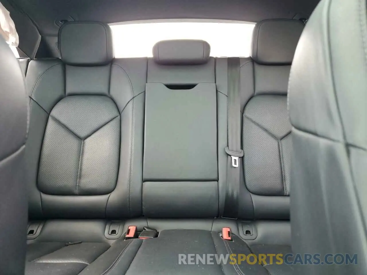 10 Photograph of a damaged car WP1AB2A56KLB30885 PORSCHE MACAN 2019