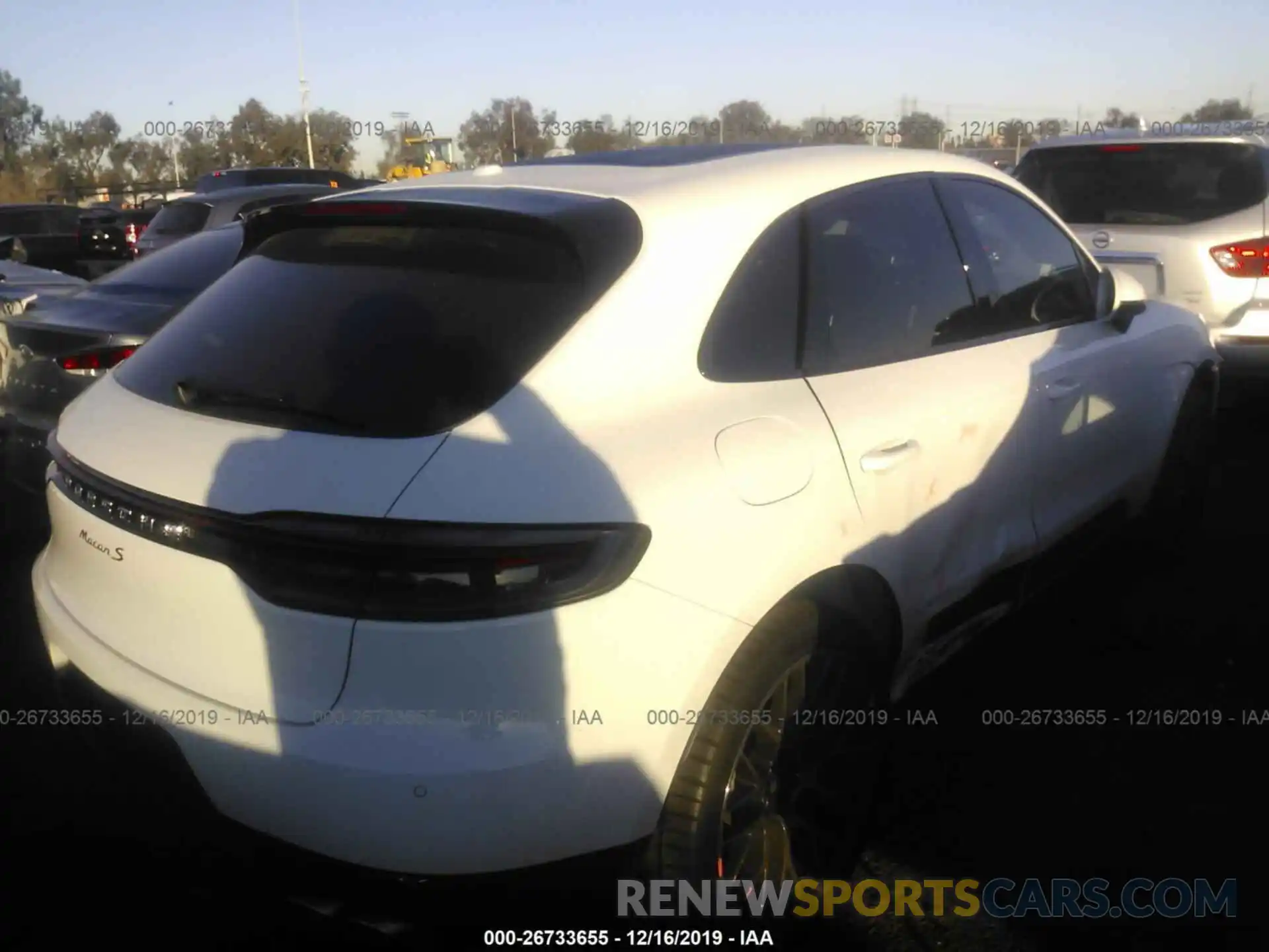 4 Photograph of a damaged car WP1AB2A56KLB33981 PORSCHE MACAN 2019