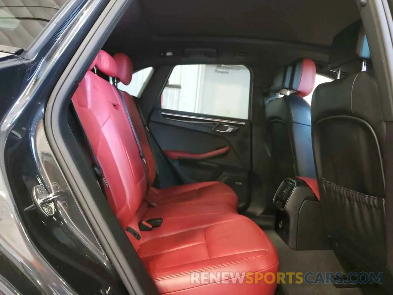 11 Photograph of a damaged car WP1AB2A59KLB30217 PORSCHE MACAN 2019