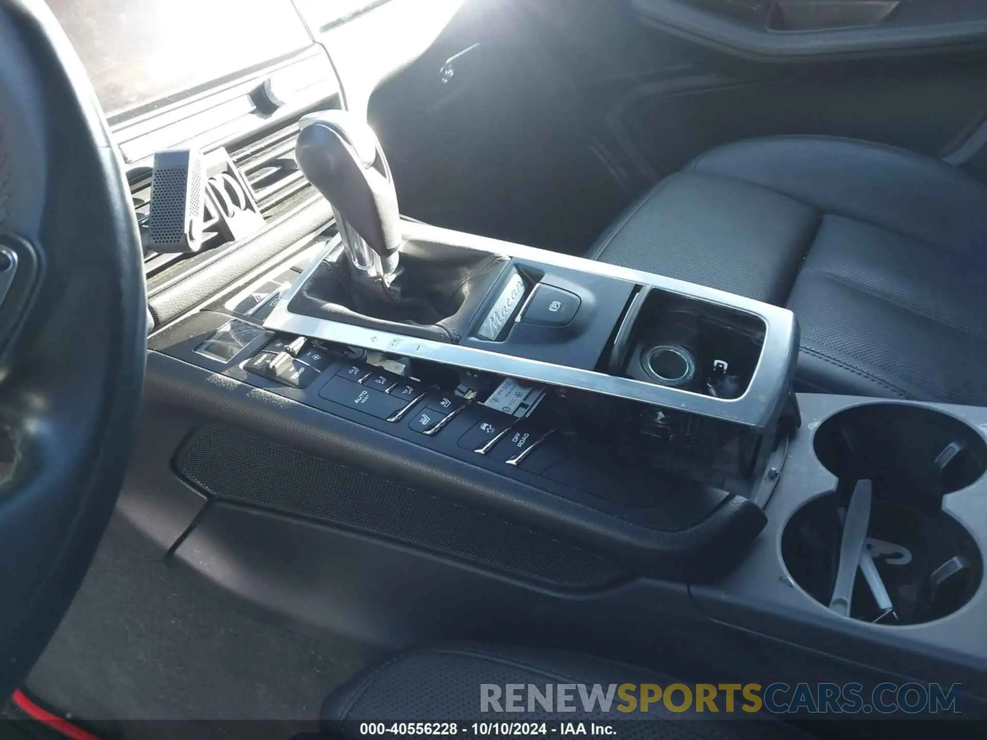 6 Photograph of a damaged car WP1AB2A59KLB30945 PORSCHE MACAN 2019
