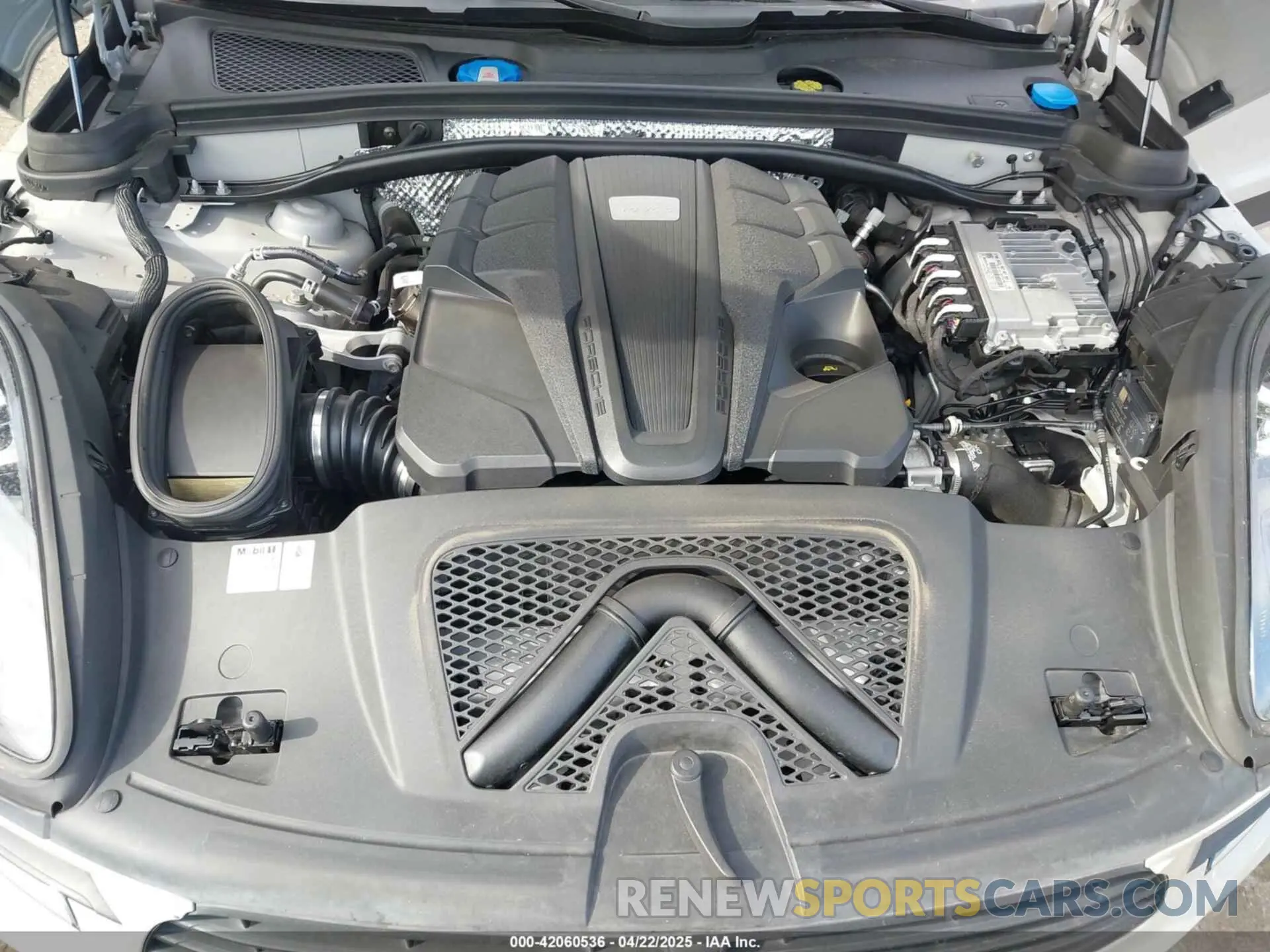 10 Photograph of a damaged car WP1AB2A5XKLB32154 PORSCHE MACAN 2019