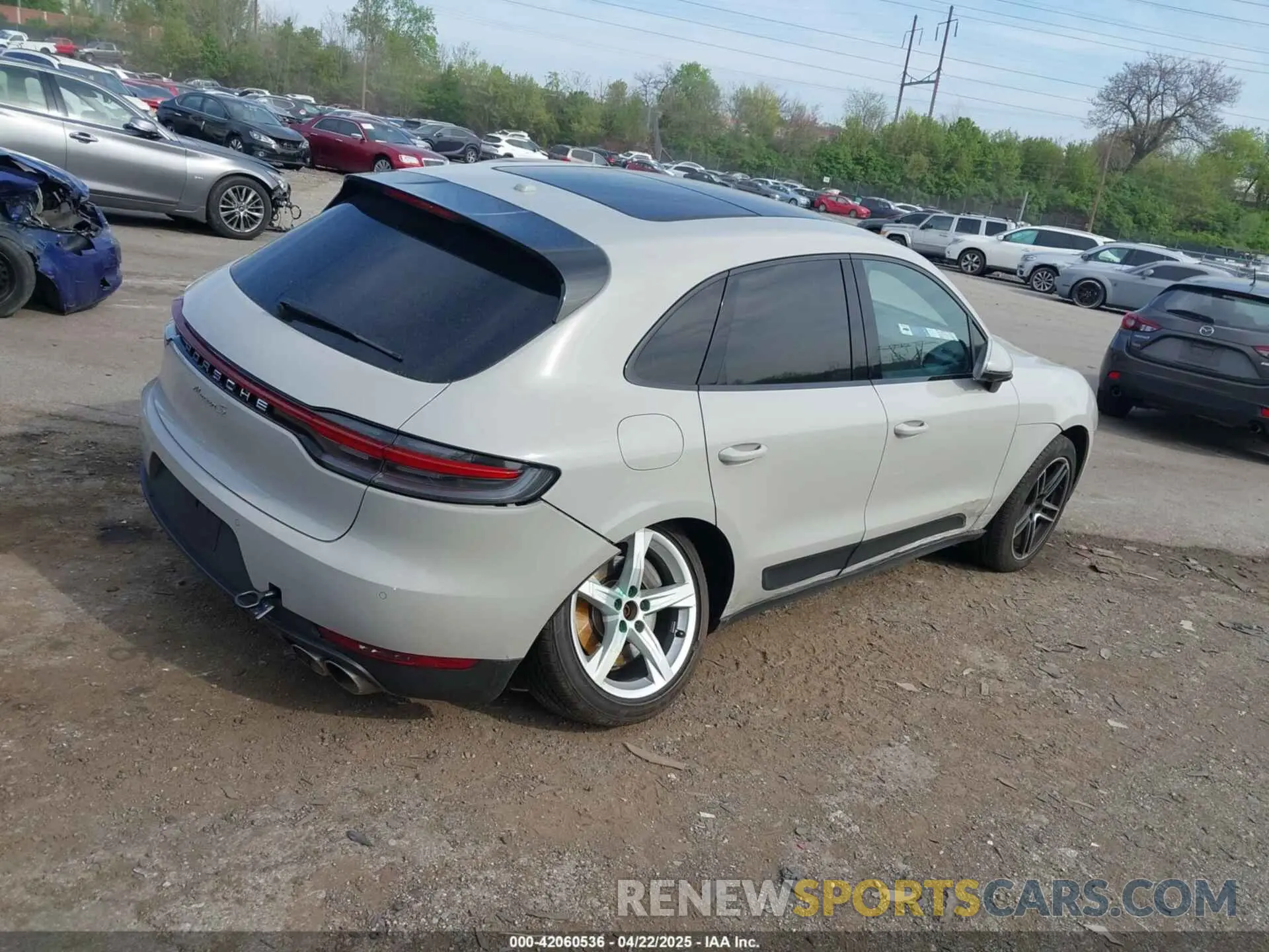 4 Photograph of a damaged car WP1AB2A5XKLB32154 PORSCHE MACAN 2019