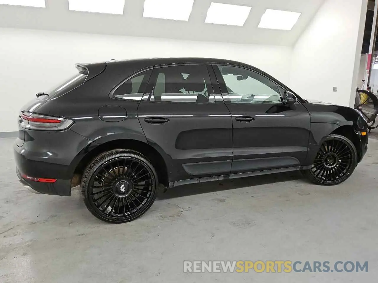 3 Photograph of a damaged car WP1AA2A50LLB03136 PORSCHE MACAN 2020