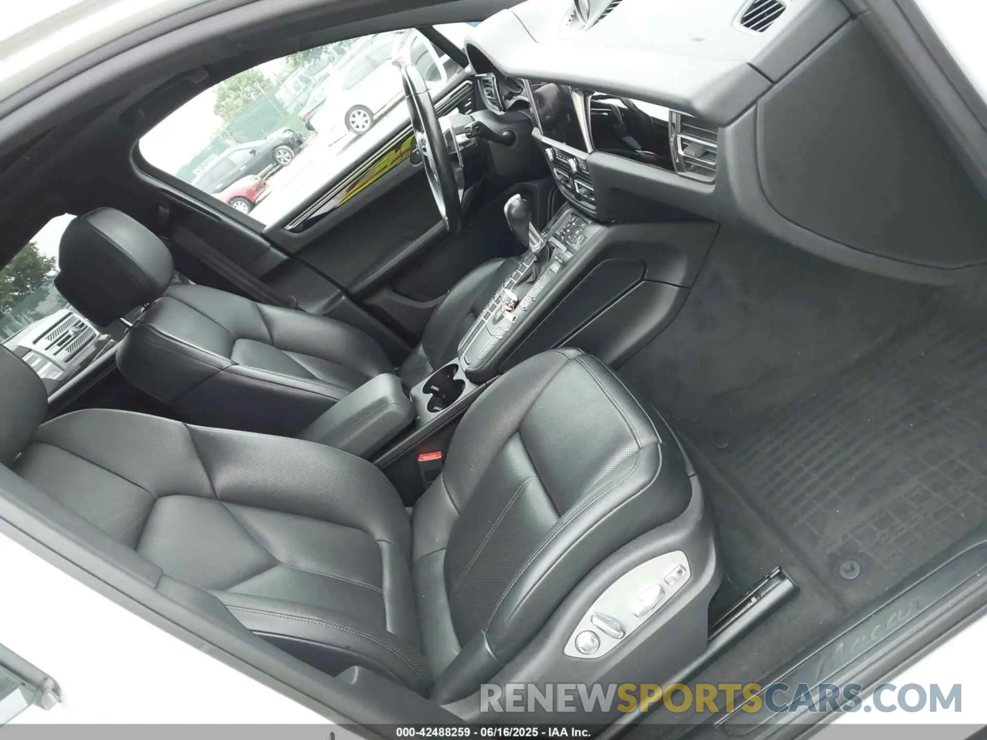 5 Photograph of a damaged car WP1AA2A50LLB05839 PORSCHE MACAN 2020