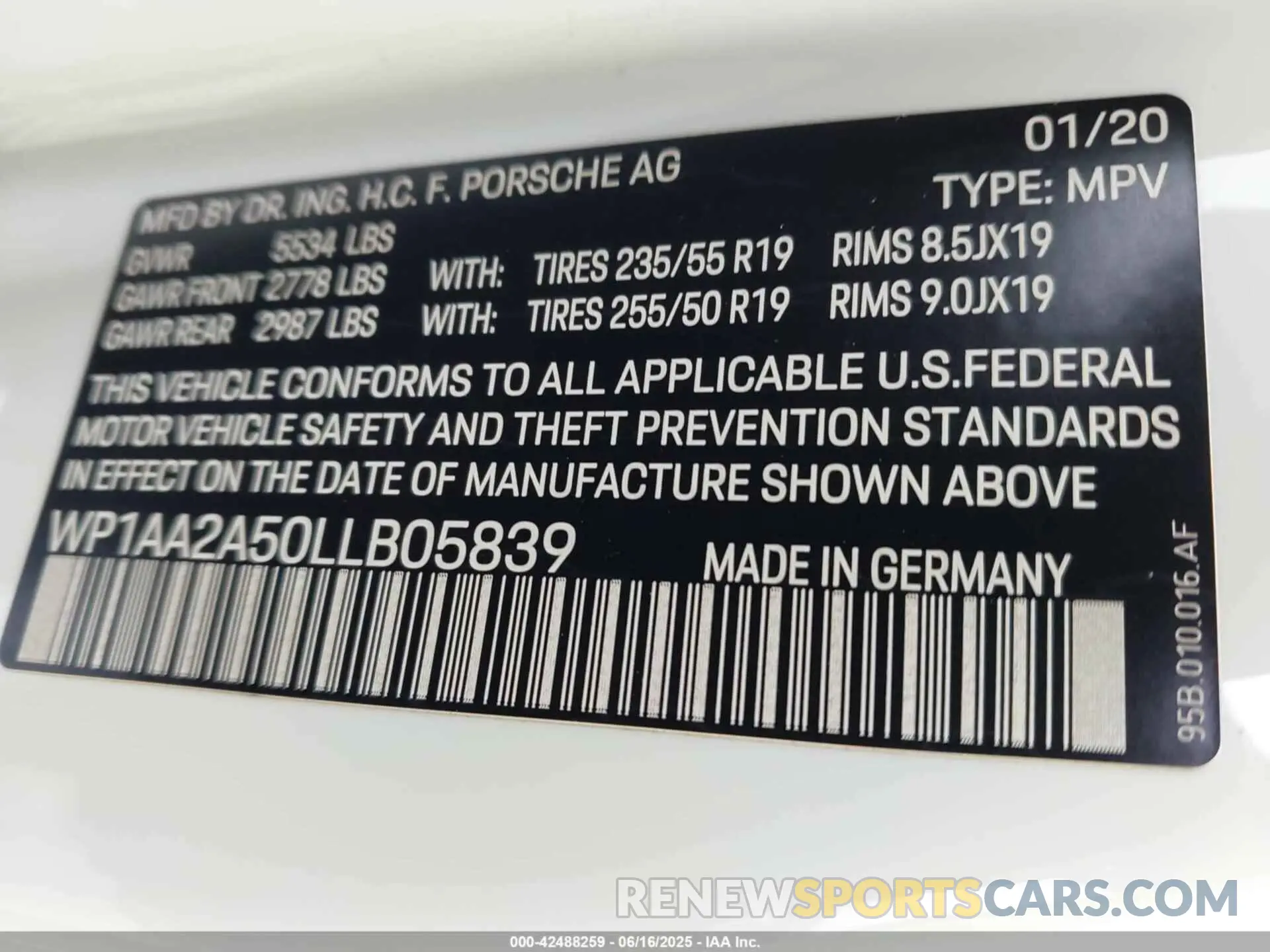 9 Photograph of a damaged car WP1AA2A50LLB05839 PORSCHE MACAN 2020