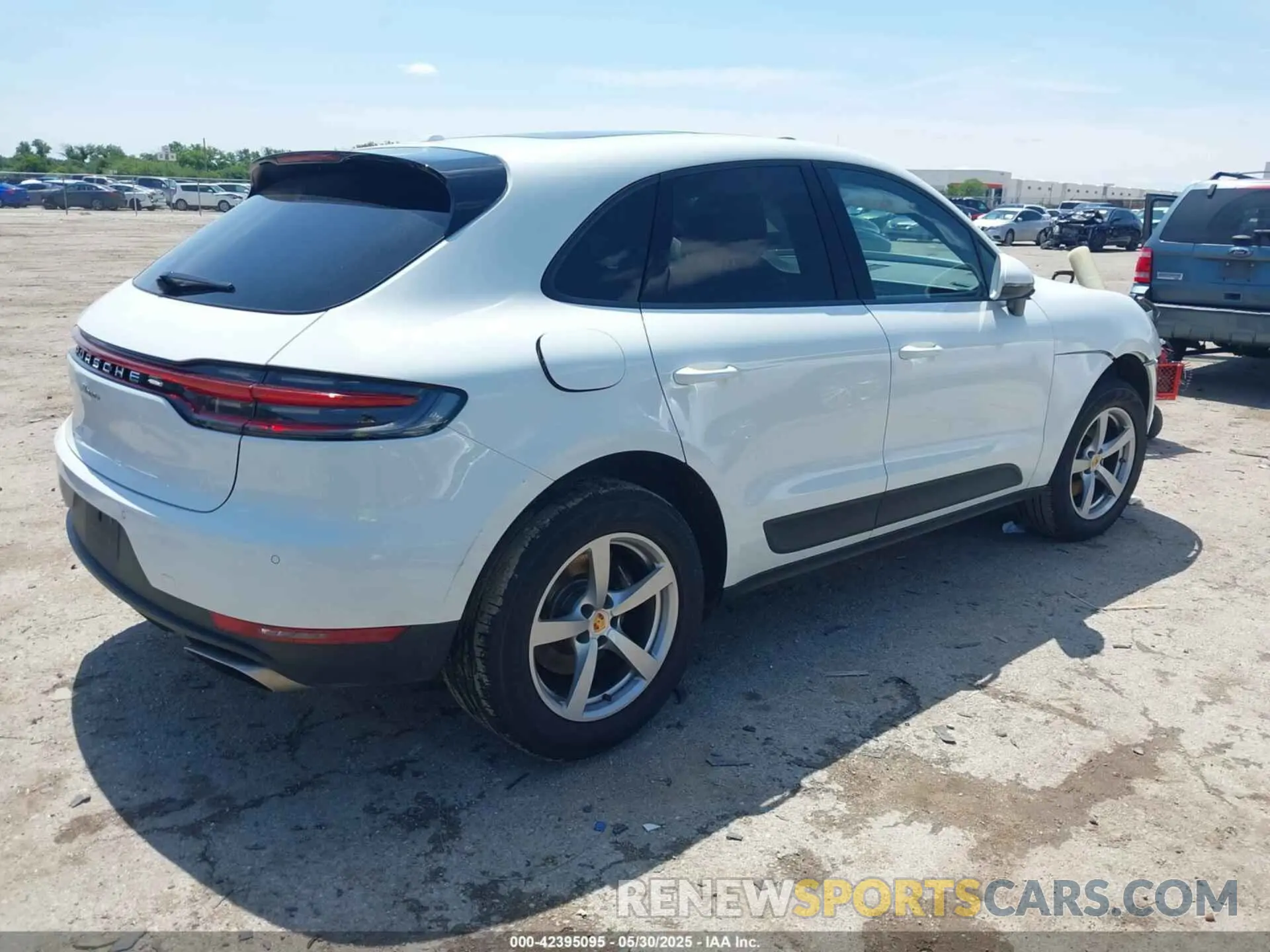 4 Photograph of a damaged car WP1AA2A51LLB08782 PORSCHE MACAN 2020