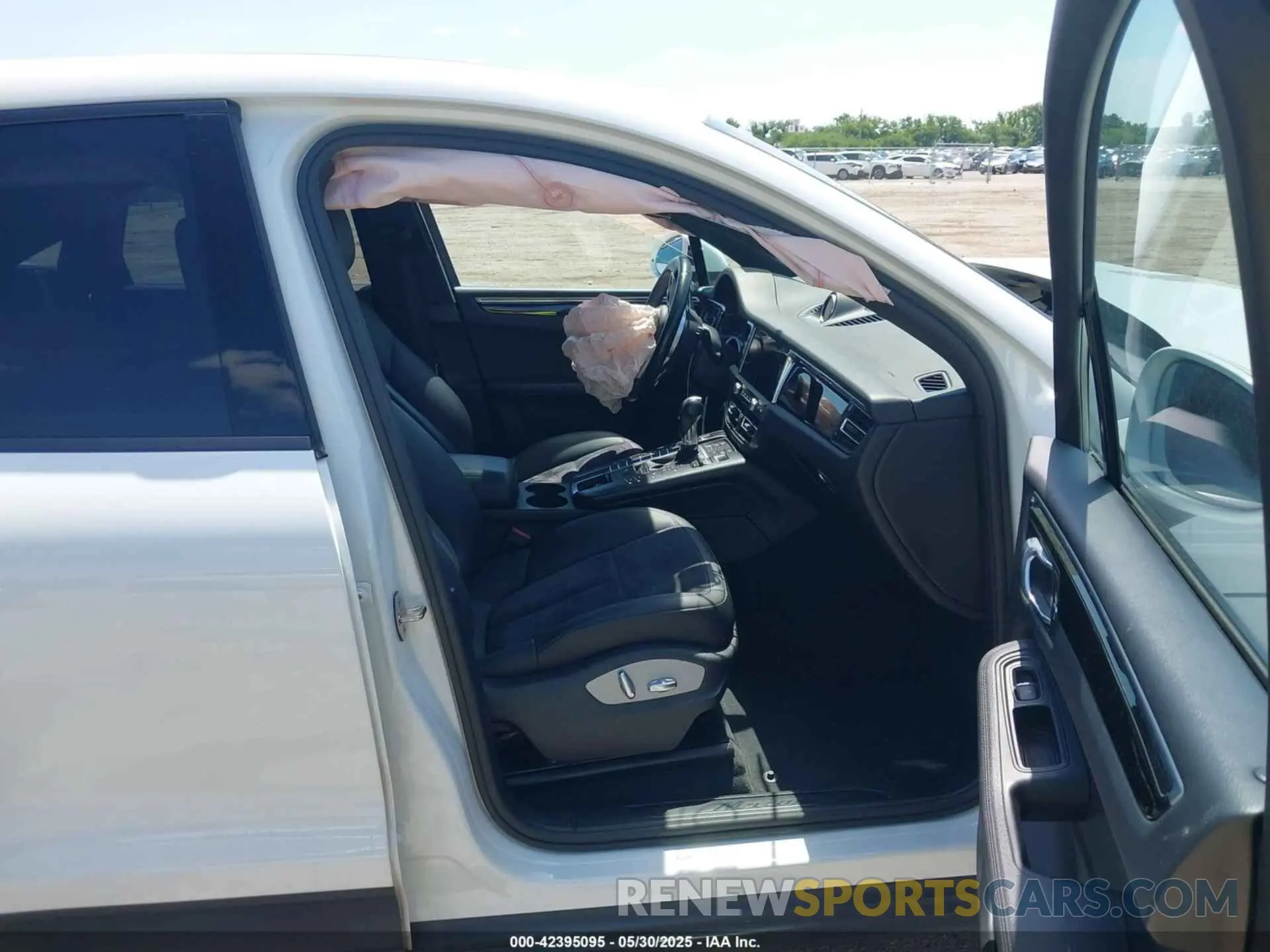 5 Photograph of a damaged car WP1AA2A51LLB08782 PORSCHE MACAN 2020