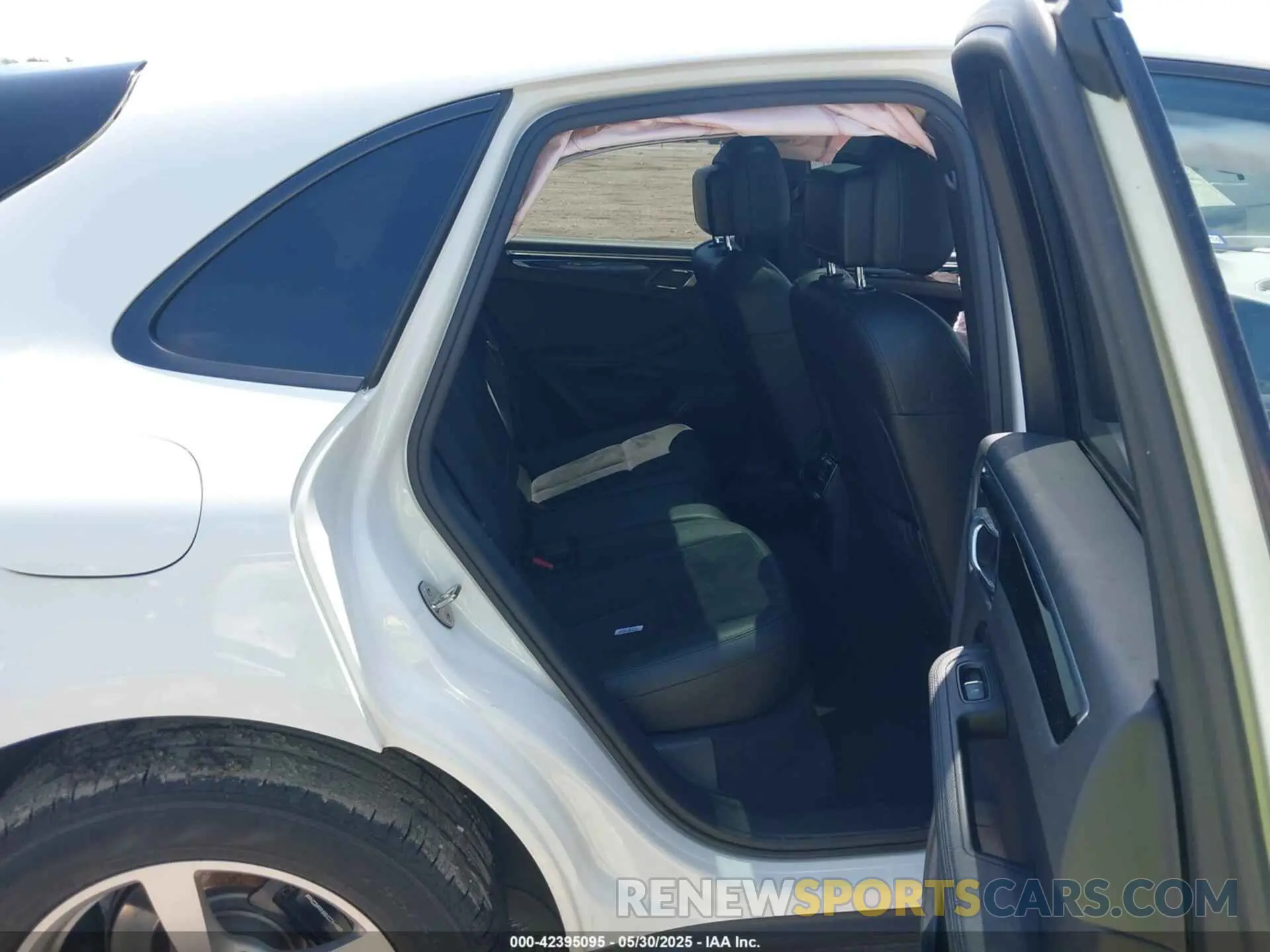 8 Photograph of a damaged car WP1AA2A51LLB08782 PORSCHE MACAN 2020