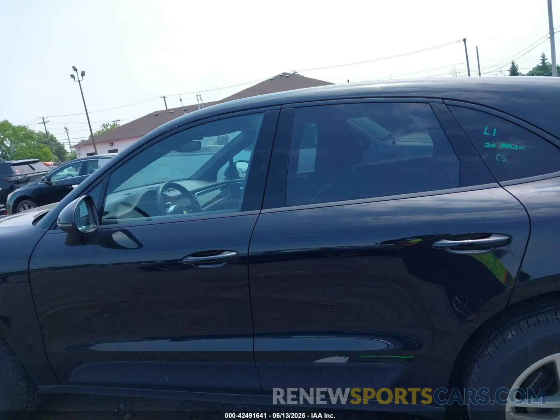 14 Photograph of a damaged car WP1AA2A51LLB10709 PORSCHE MACAN 2020