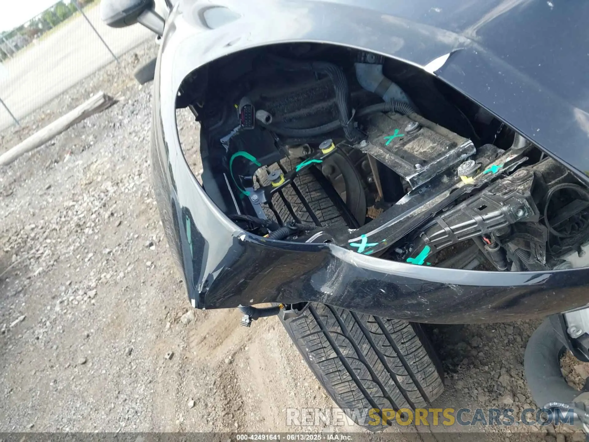 17 Photograph of a damaged car WP1AA2A51LLB10709 PORSCHE MACAN 2020