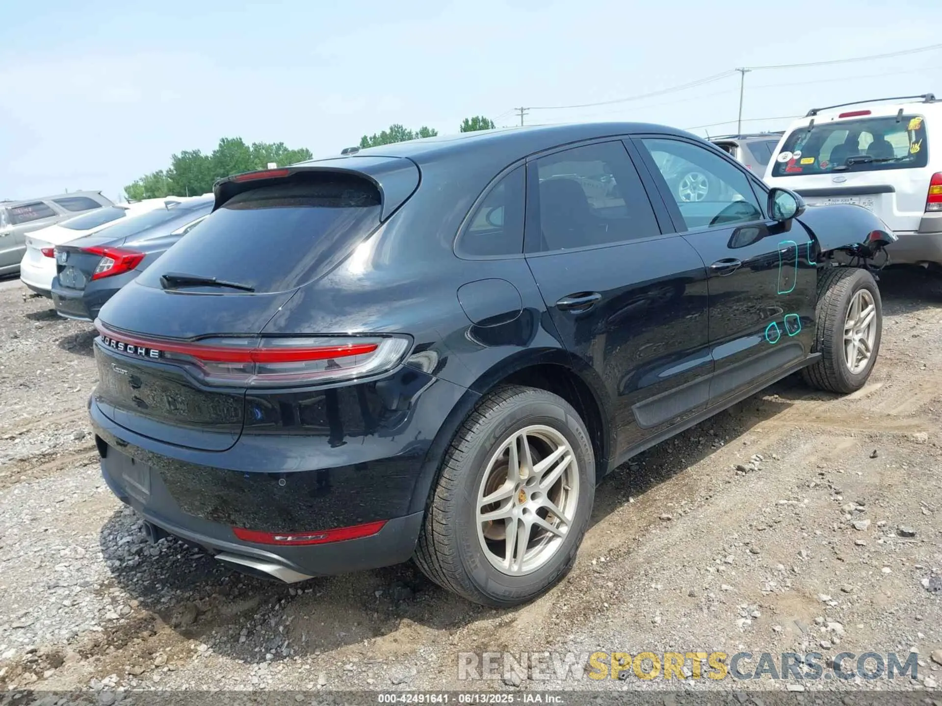 4 Photograph of a damaged car WP1AA2A51LLB10709 PORSCHE MACAN 2020