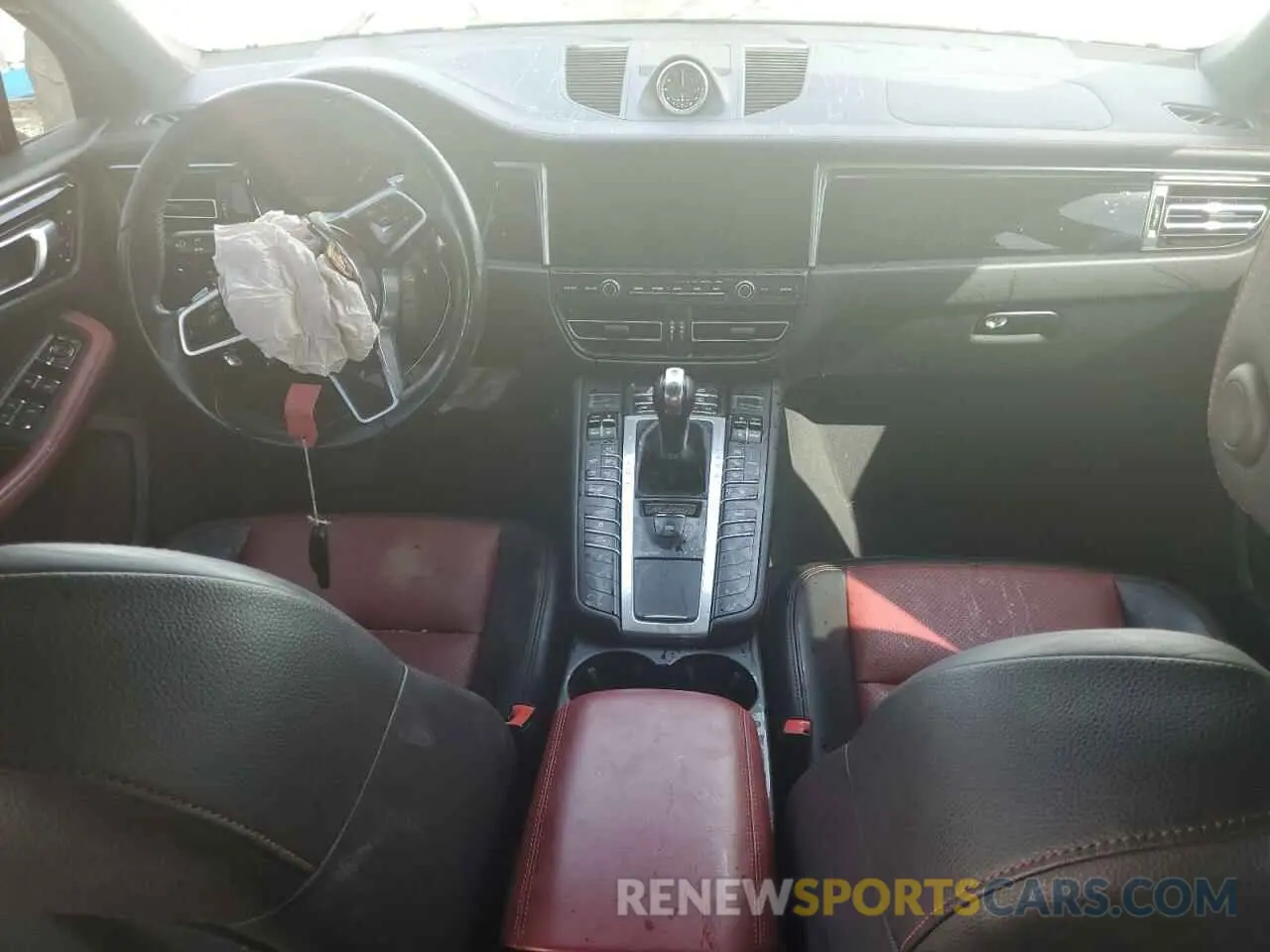 8 Photograph of a damaged car WP1AA2A53LLB01302 PORSCHE MACAN 2020