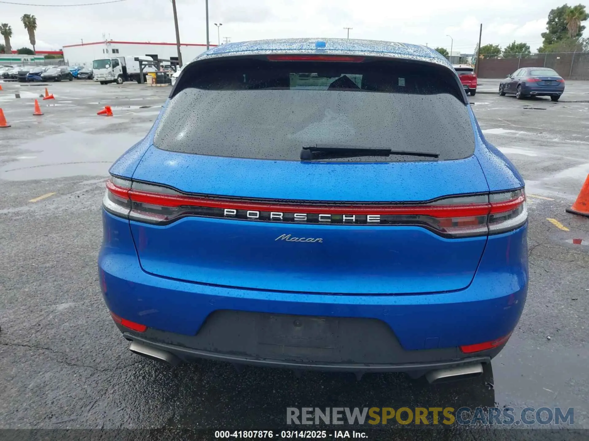 16 Photograph of a damaged car WP1AA2A53LLB11778 PORSCHE MACAN 2020