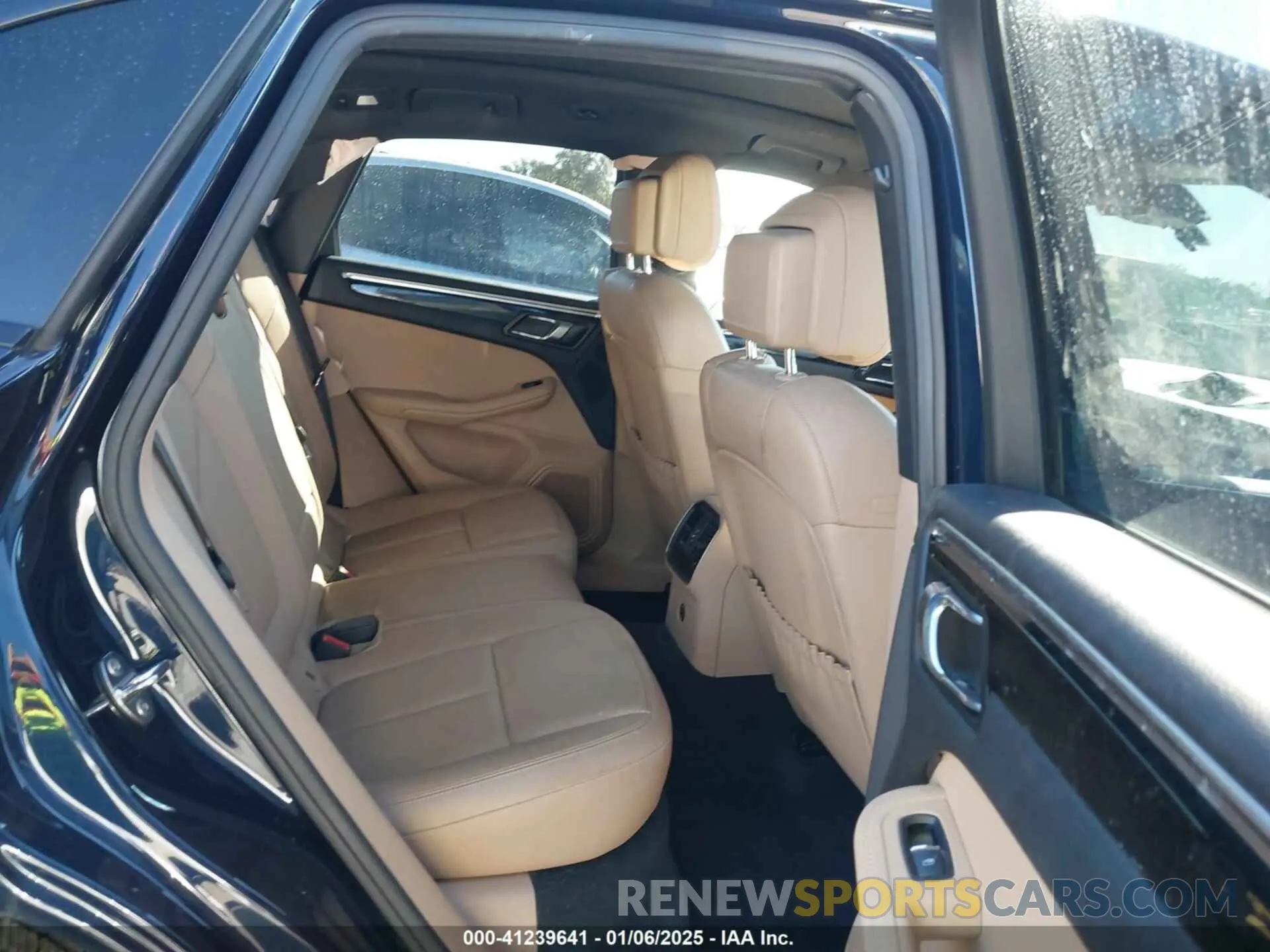8 Photograph of a damaged car WP1AA2A54LLB05715 PORSCHE MACAN 2020