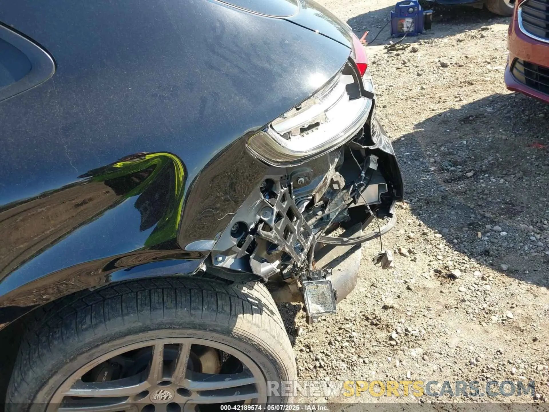 17 Photograph of a damaged car WP1AA2A54LLB12809 PORSCHE MACAN 2020