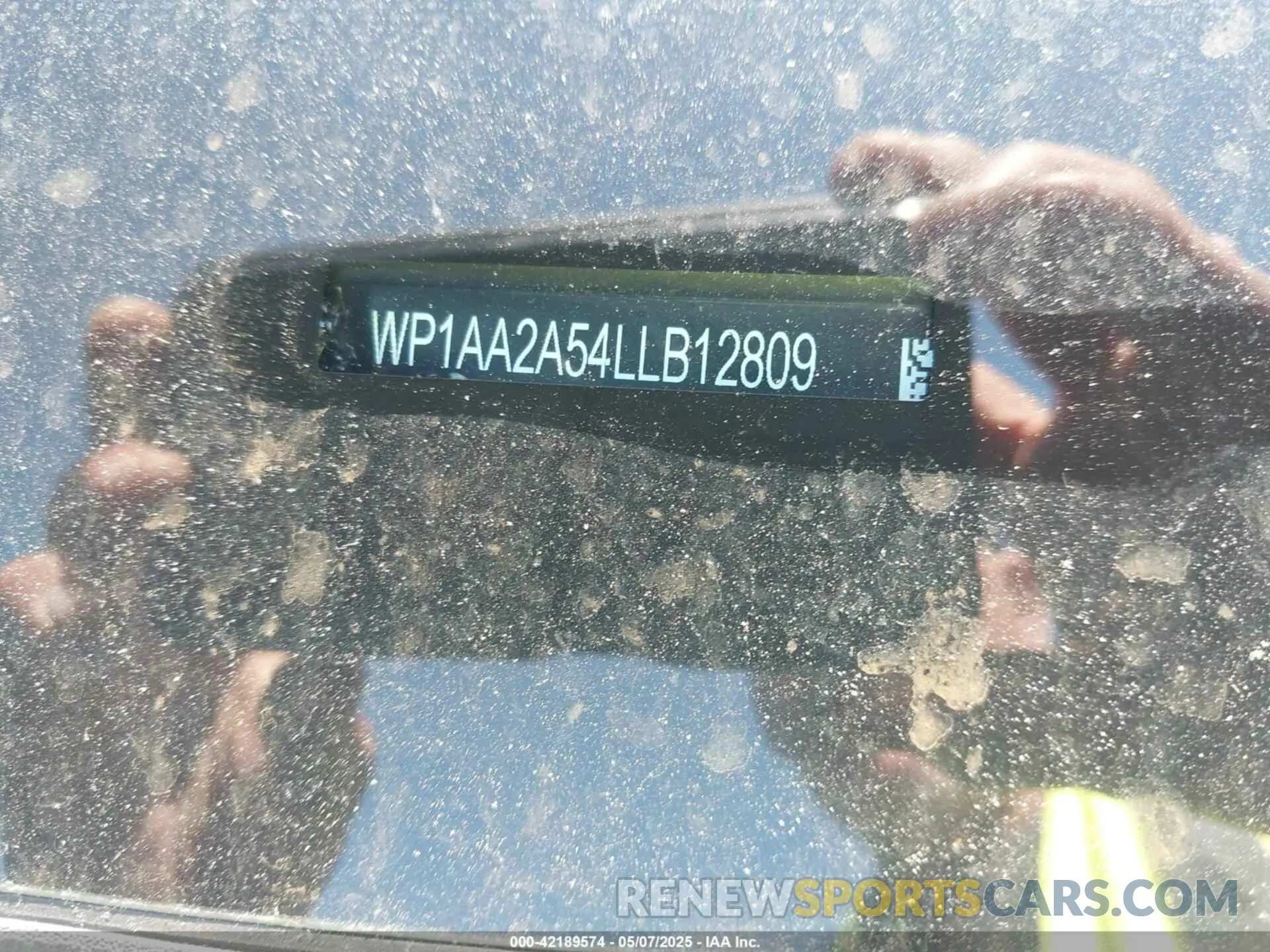 18 Photograph of a damaged car WP1AA2A54LLB12809 PORSCHE MACAN 2020