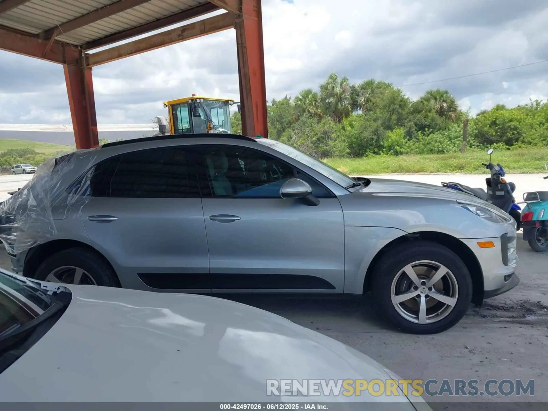 14 Photograph of a damaged car WP1AA2A55LLB03066 PORSCHE MACAN 2020
