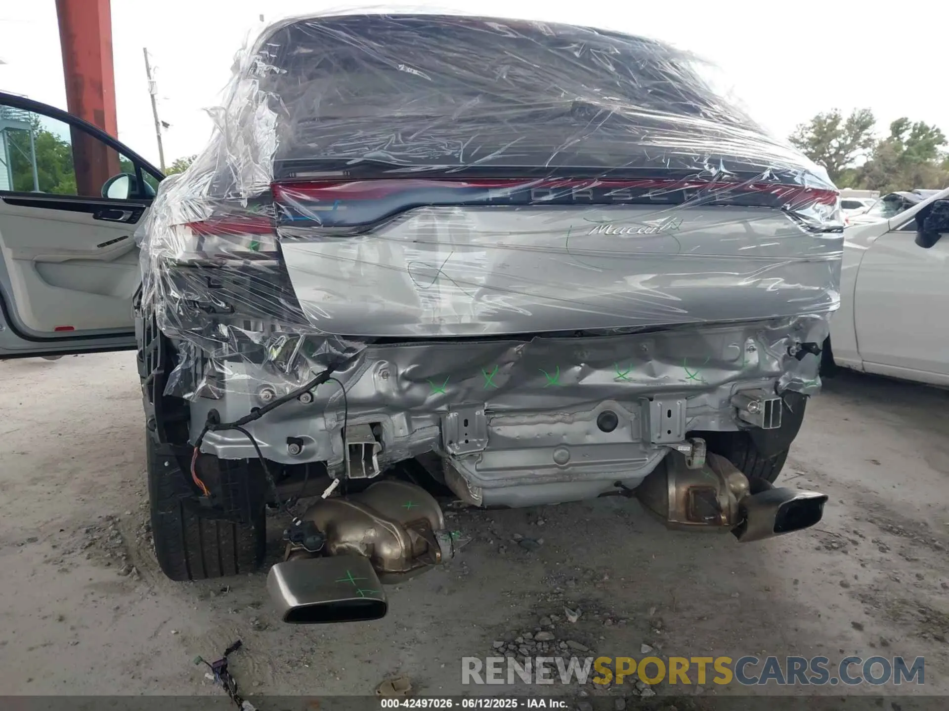 6 Photograph of a damaged car WP1AA2A55LLB03066 PORSCHE MACAN 2020