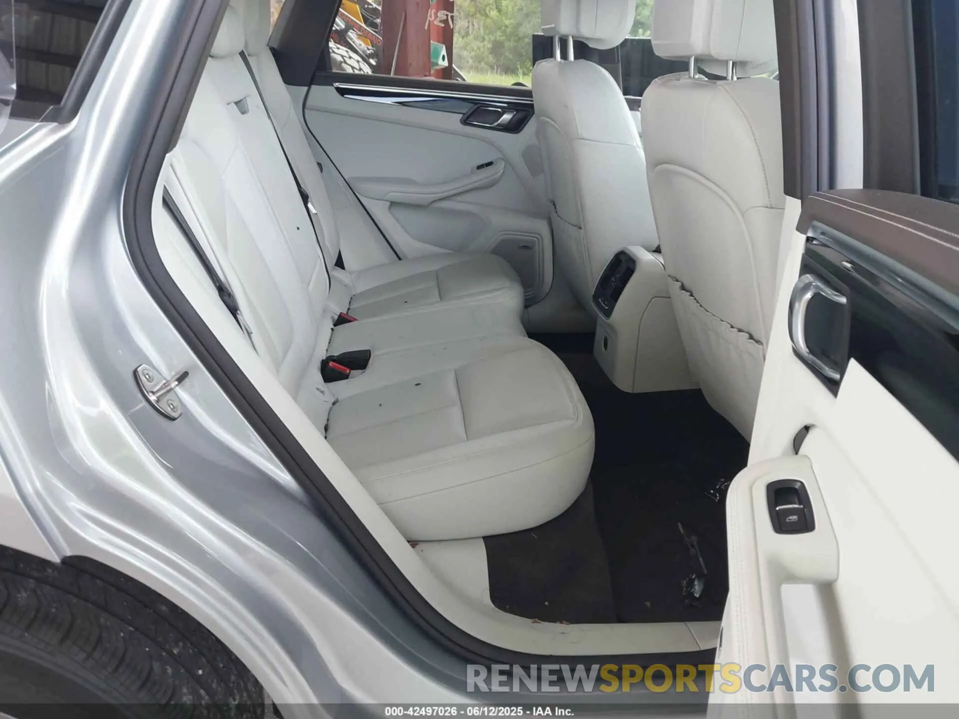 8 Photograph of a damaged car WP1AA2A55LLB03066 PORSCHE MACAN 2020