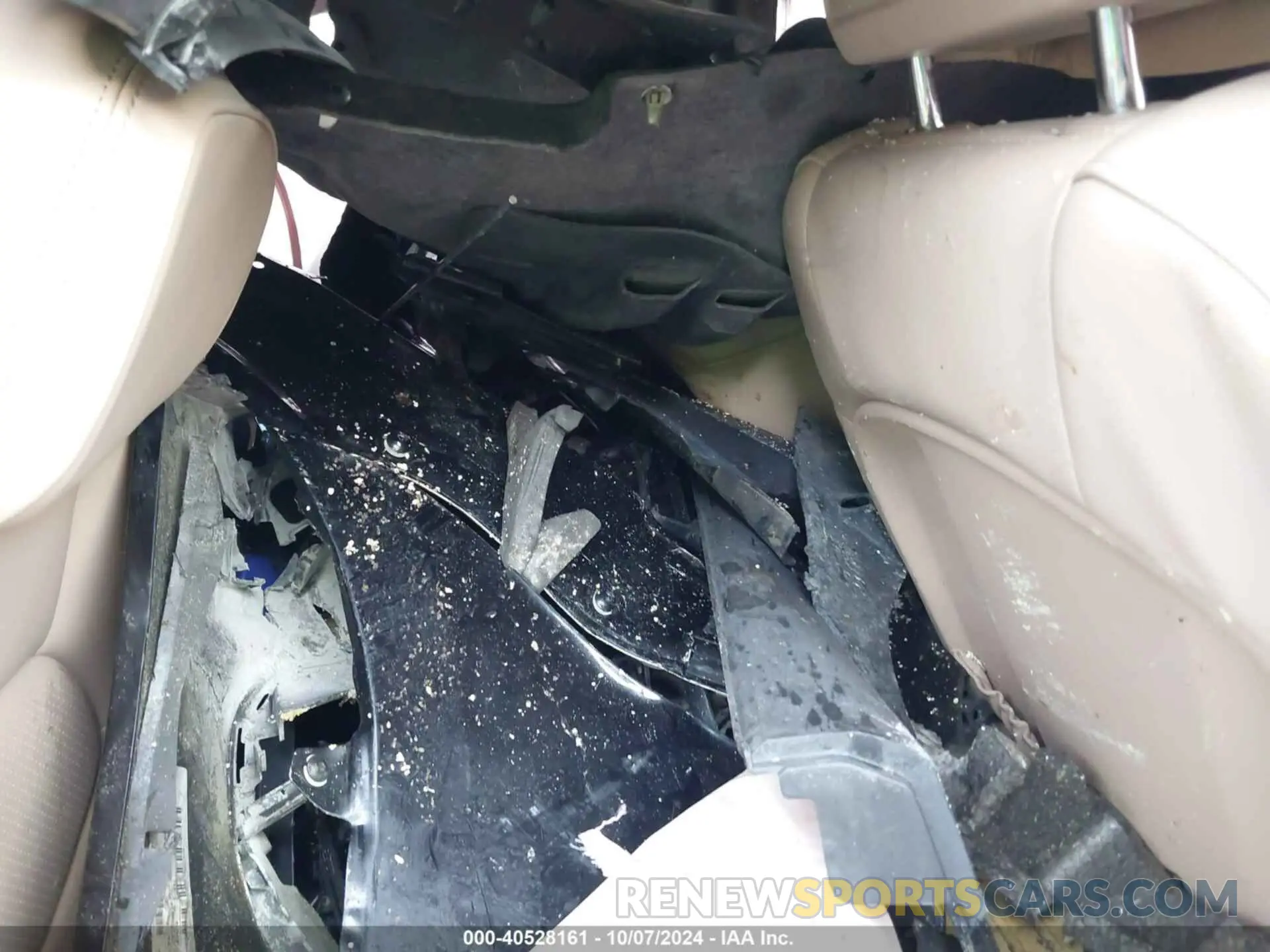 17 Photograph of a damaged car WP1AA2A59LLB01675 PORSCHE MACAN 2020