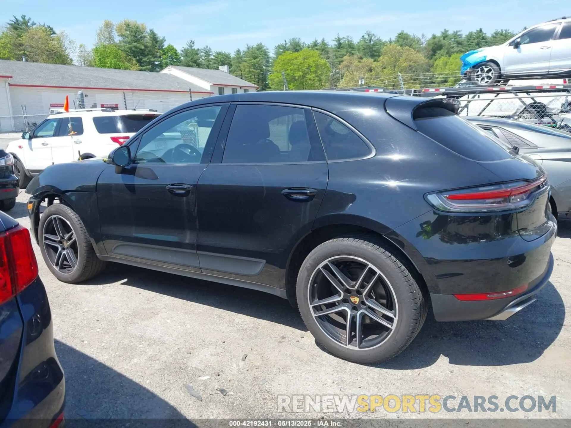 15 Photograph of a damaged car WP1AA2A59LLB11865 PORSCHE MACAN 2020
