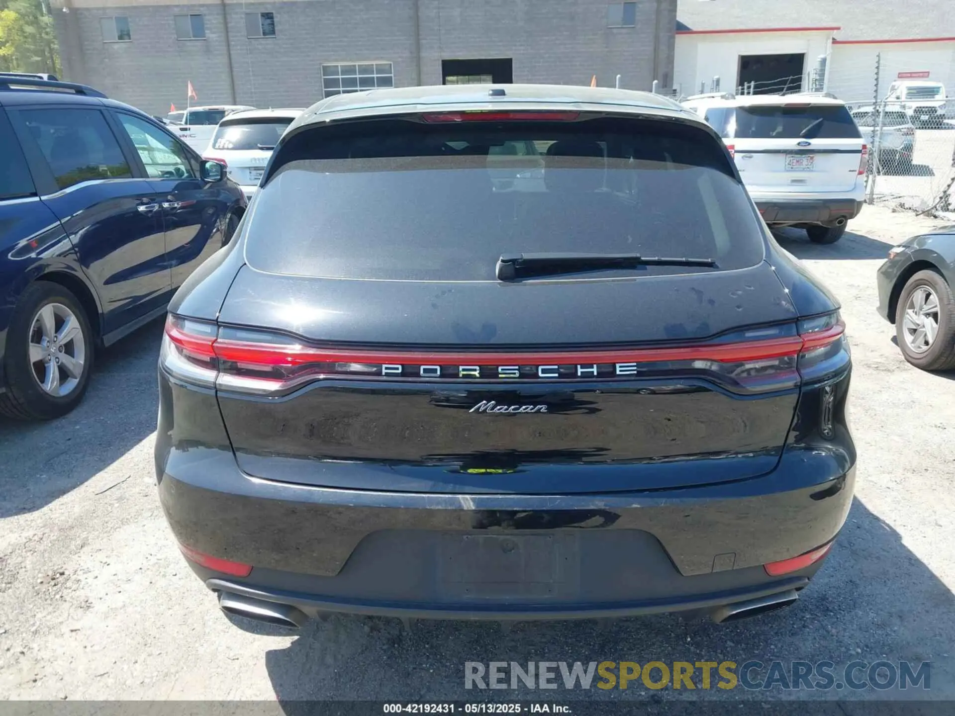 17 Photograph of a damaged car WP1AA2A59LLB11865 PORSCHE MACAN 2020