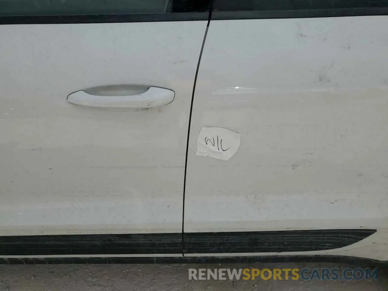 13 Photograph of a damaged car WP1AB2A53LLB31171 PORSCHE MACAN 2020